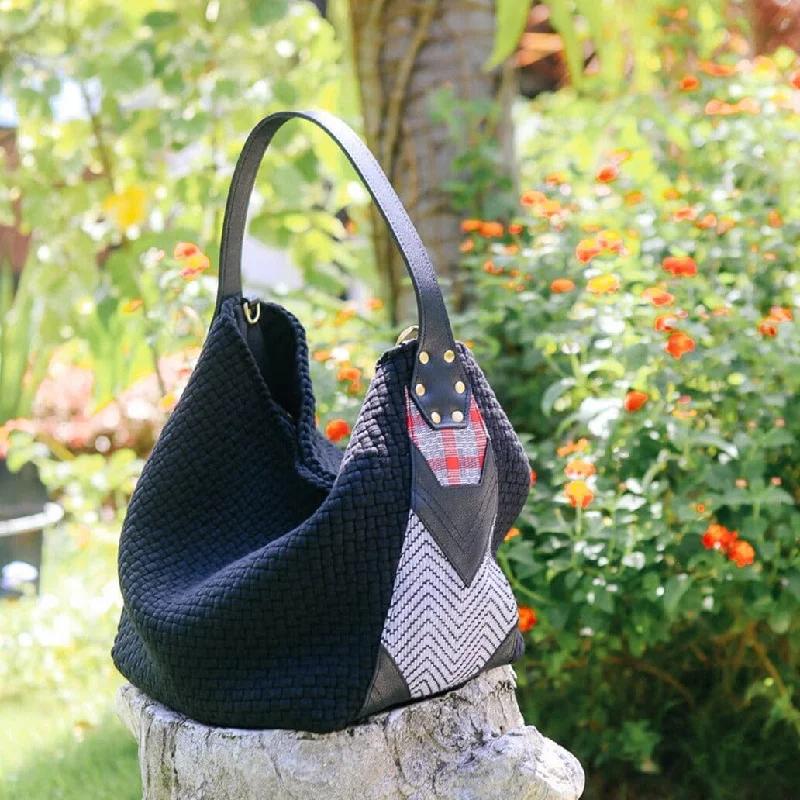 Shoulder Bag with Geometric Pattern in Multicolor for a Contemporary StyleBuslo Medley Black