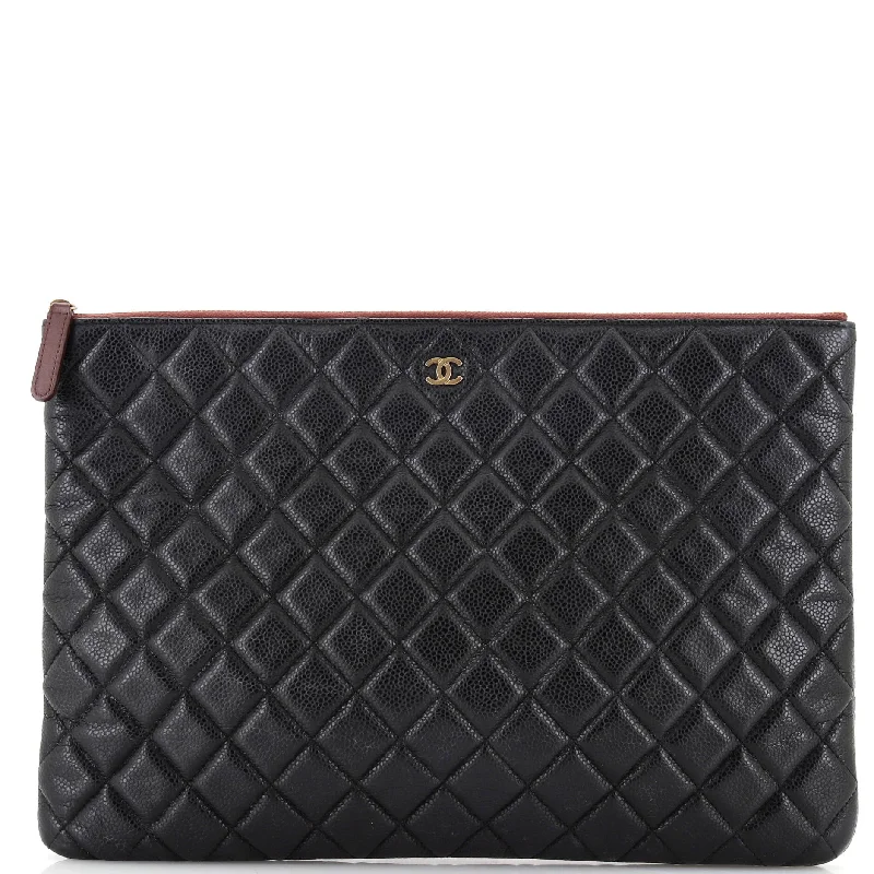 Mirrored Clutch in Silver for Futuristic - Themed GatheringsO Case Clutch Quilted Caviar Large