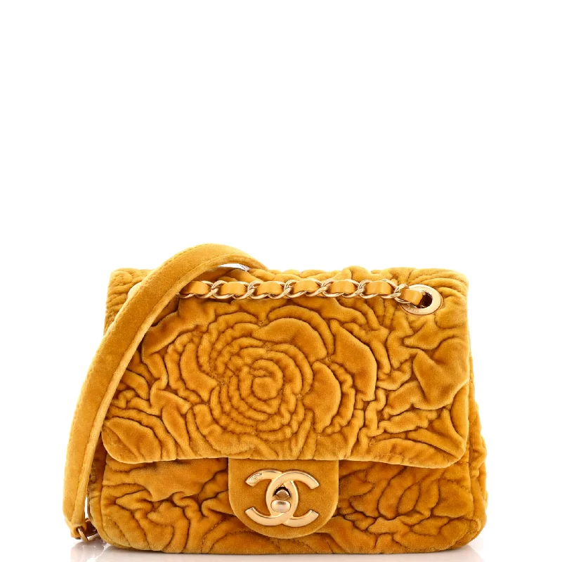 Women's Crossbody Bag with Chain Strap in Gold for a Glamorous TouchSquare Classic Single Flap Bag Camellia Velvet Mini