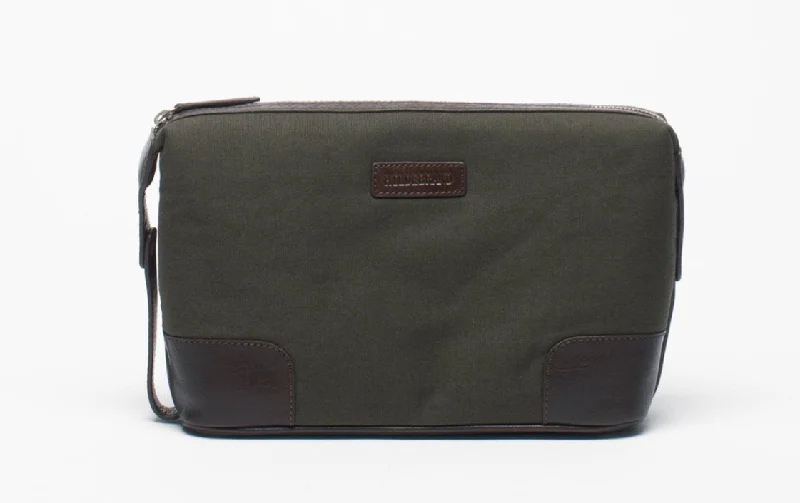 Canvas Bag with Leather Trim for a Stylish and Durable LookToiletry Bag Green