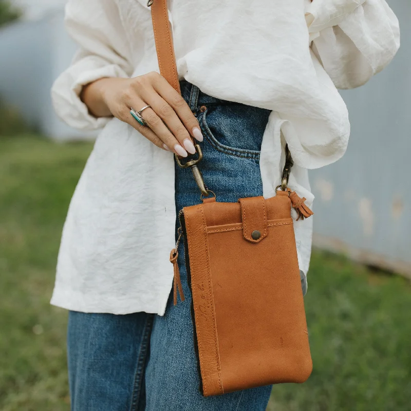 Metallic Crossbody Bag in Silver for New Year's Eve and Special CelebrationsEVERYTHING CLUTCH - MEXICO COLLECTION - FULL LEATHER - OCHRE LEATHER