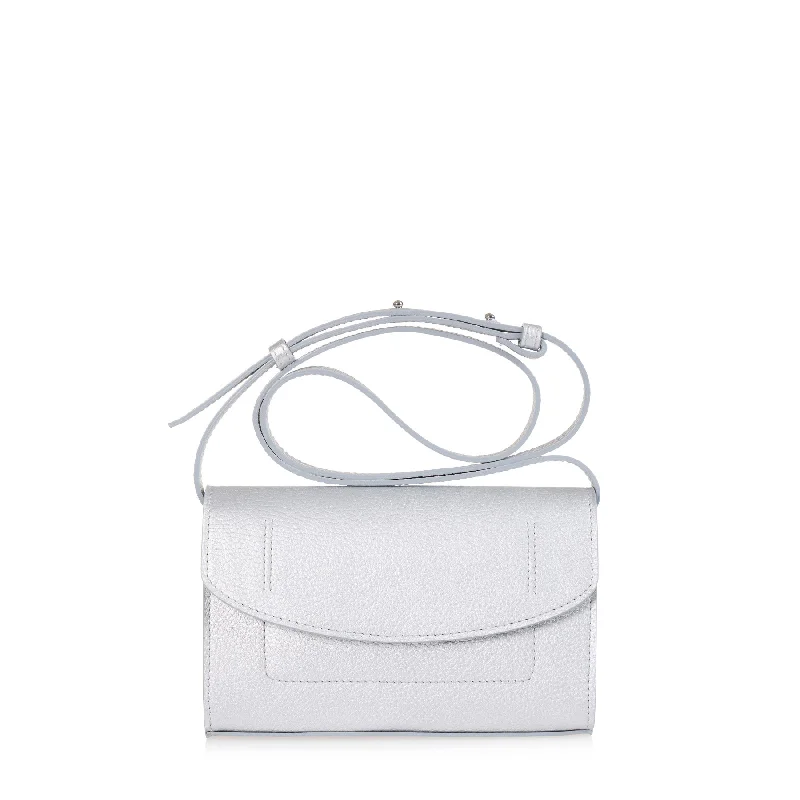 Quilted Leather Crossbody Bag in Cream for a Classic and Elegant AppearanceThe Runthrough Mini (Silver Pebbled Leather)